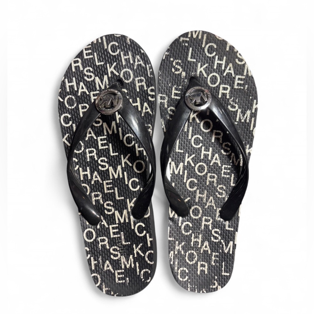 WELL WORN MICHAEL KORS CLASSIC LOGO FLIP FLOPS